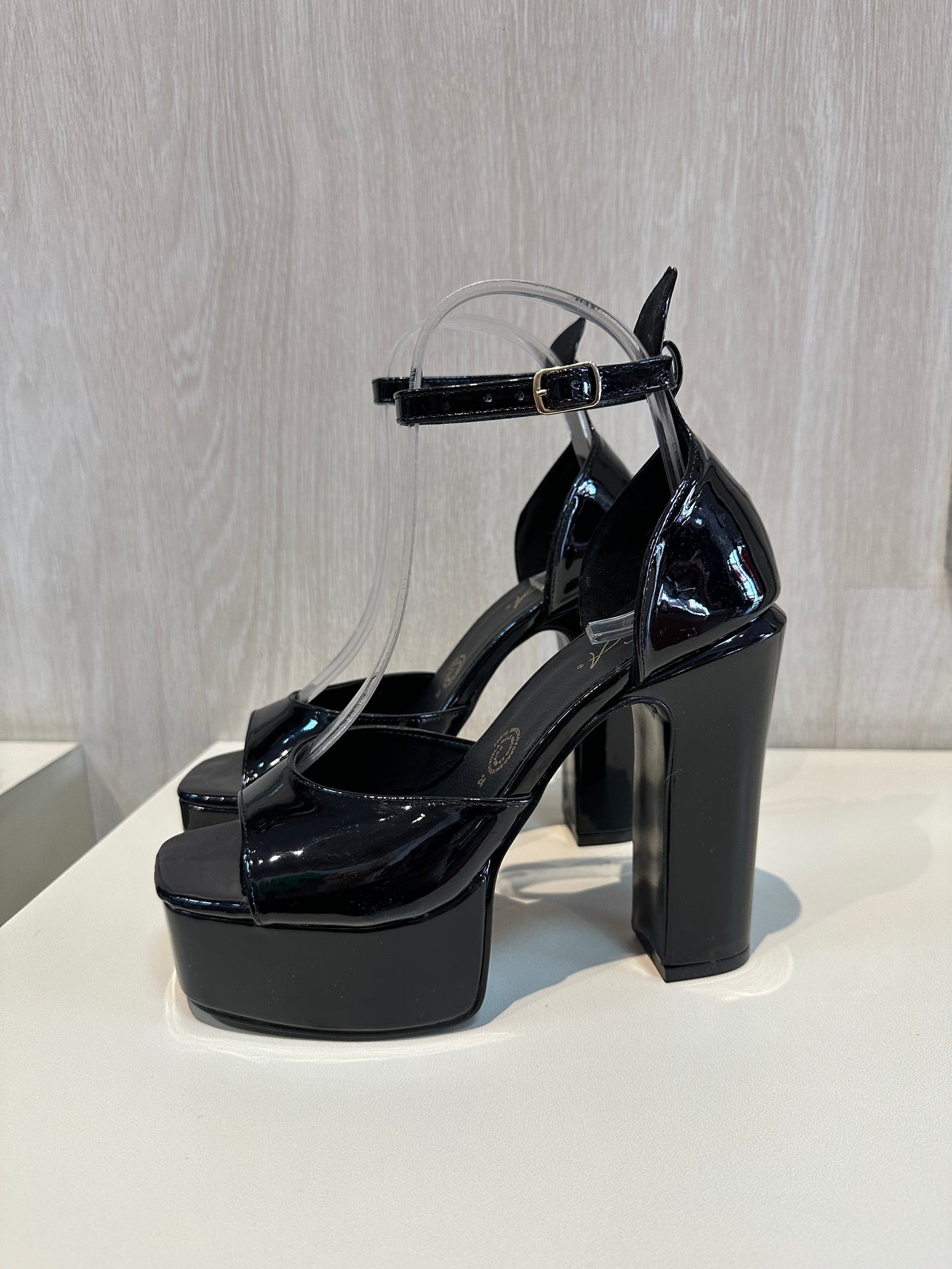 Tacon TAGA M95 Charol Negro 13 CM