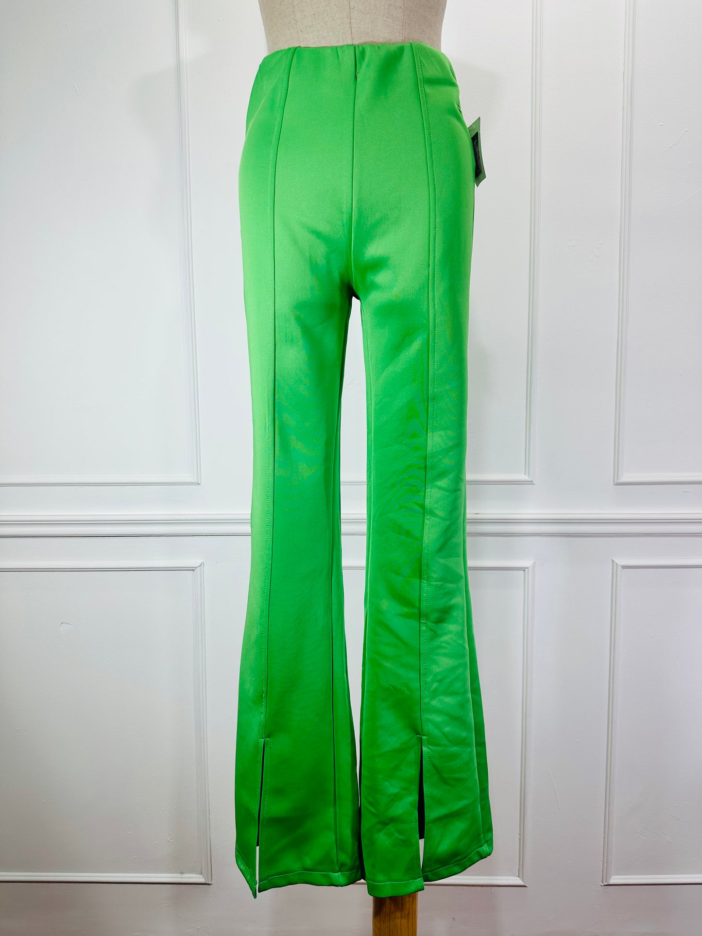 Pantalón terciopelo campana Colores Ana´s verde manzana